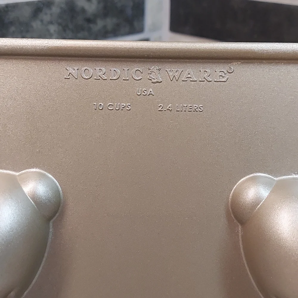Nordic Ware build a bear baking pan mold